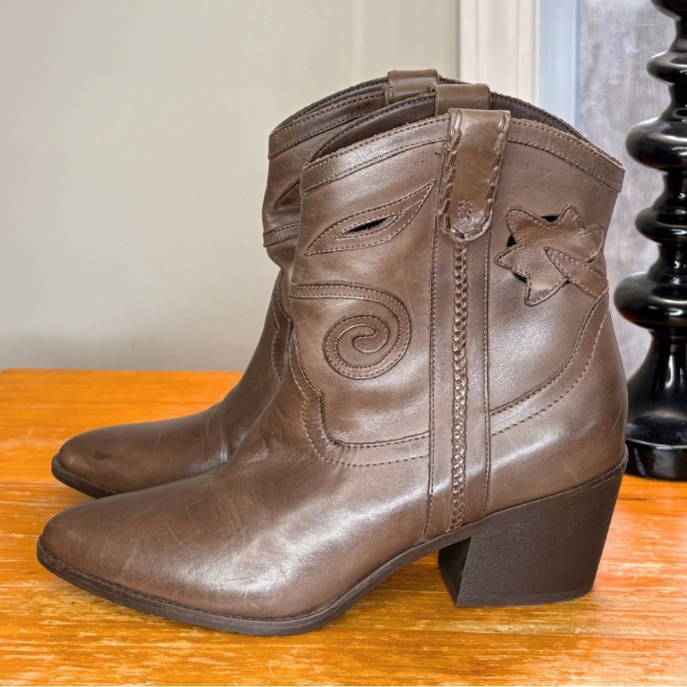 Carlos Santana Austin Leather Western Ankle Boot - Picture 2 of 13